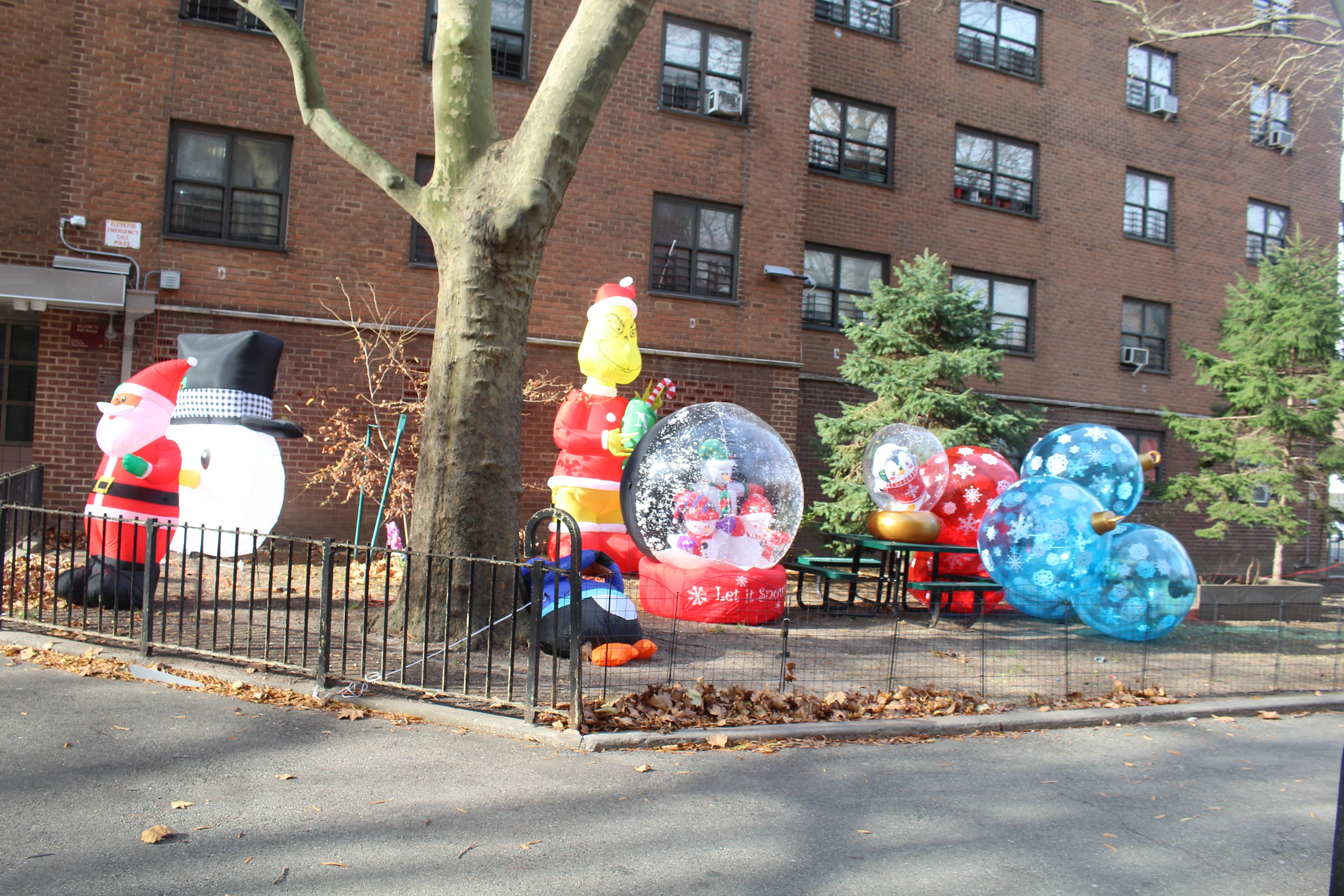 inflatable seasonal decorations that I've seen powered for many consecutive hours